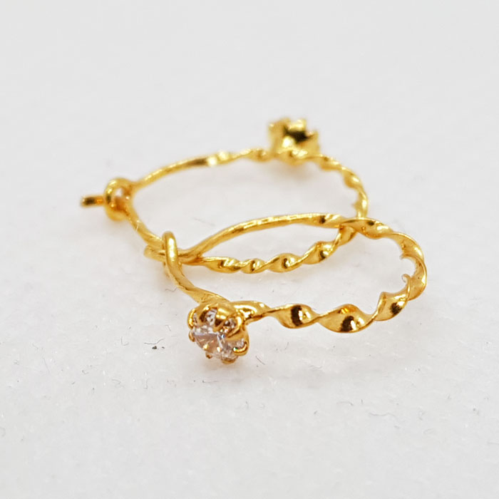 Stylish Gold Nose Ring for Ladies